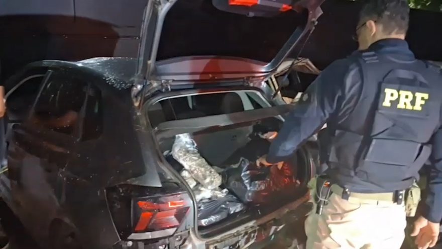 Perseguição de 60 km sob chuva termina com mulher presa e mais de 31 kg de droga apreendidas