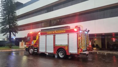 Imagem referente a Bombeiros são acionados em princípio de incêndio no Fórum de Cascavel