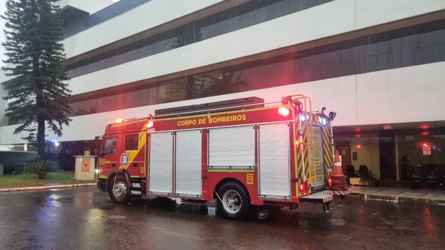 Bombeiros são acionados em princípio de incêndio no Fórum de Cascavel