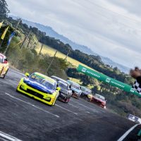 Imagem referente a Cascavel recebe grandes categorias do automobilismo neste fim de semana no Autódromo Zilmar Beux