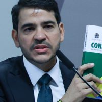 Imagem referente a CCJ do Senado aprova nome de Jorge Messias para o STF