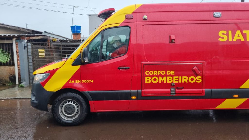 Bebê de um mês cai no chão e Siate é chamado até o bairro Interlagos
