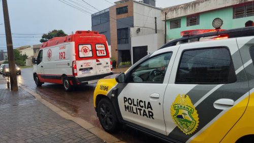 Homem surta na rodoviária, sai correndo pelas ruas e equipes PM e Samu são acionadas