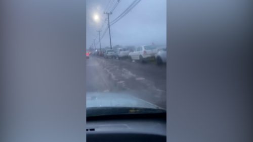 Via marginal da BR-277 apresenta condições críticas e gera reclamação de moradora