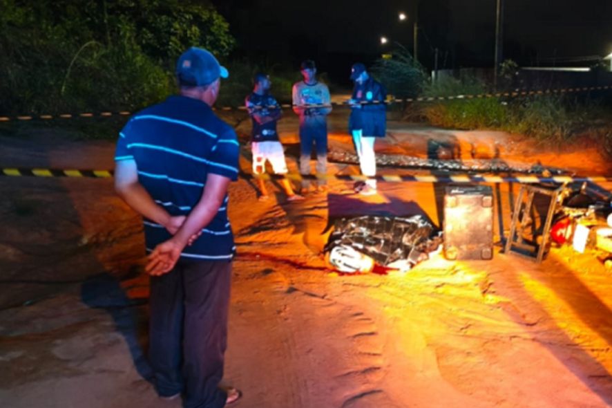 Entregador é assassinado com mais de 10 tiros Entregador é assassinado com mais de 10 tiros