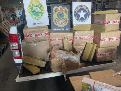 Operação conjunta apreende drogas e cigarros contrabandeados em Cascavel