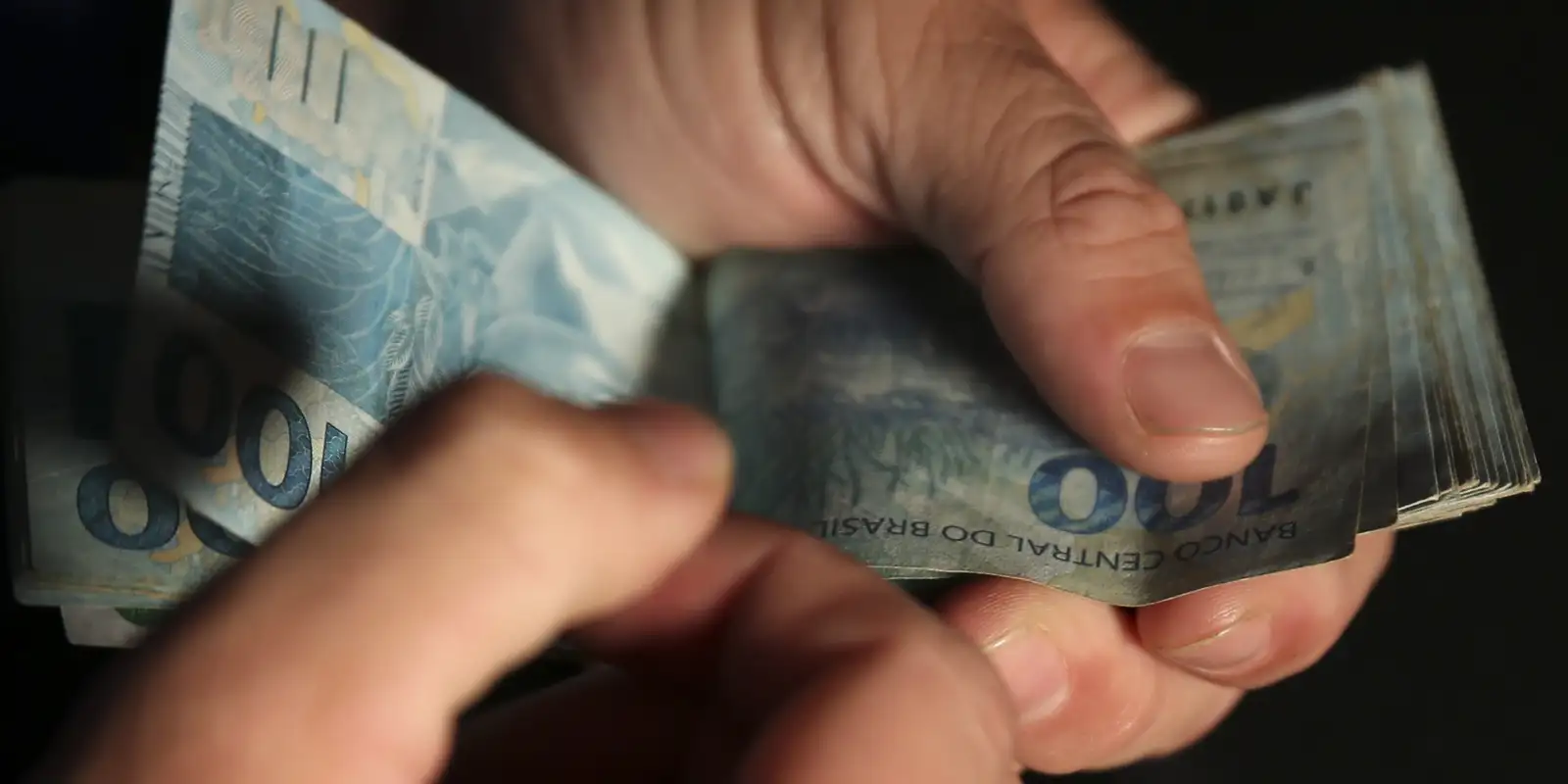 Novo Desenrola Brasil é lançado com descontos de até 90% e uso do FGTS para quitar dívidas Imagem referente a Novo Desenrola Brasil é lançado com descontos de até 90% e uso do FGTS para quitar dívidas
