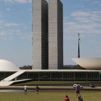 Imagem referente a Alcolumbre fatia votação do PL da Dosimetria; governo denuncia manobra