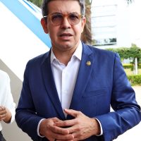 Imagem referente a Randolfe Rodrigues afirma que governo deve indicar outro nome para STF