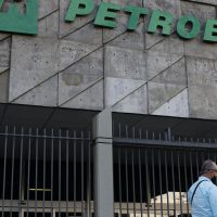 Imagem referente a Petrobras bate novo recorde na produção de barris de petróleo e gás
