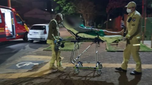 Queda de moto elétrica mobiliza socorro em frente a colégio em Cascavel