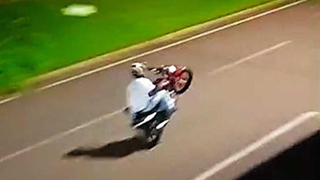 Internauta relata noite sem dormir por conta de manobras e rachas na Avenida da FAG