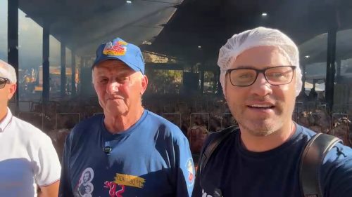 “É só sal grosso, amor, carinho e vontade de fazer dar certo”, dizem churrasqueiros da Festa do Trabalhador