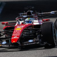 Imagem referente a Leclerc lidera treino livre do GP de Miami; Mercedes enfrenta problemas
