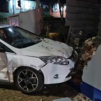 Imagem referente a Motorista é detido após acidente entre Fiesta e Corsa no Bairro Claudete