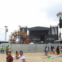Imagem referente a Bombeiros fazem última vistoria em estruturas para show de Shakira