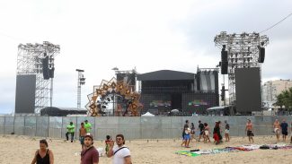 Bombeiros fazem última vistoria em estruturas para show de Shakira