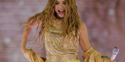 Metrô inicia a venda da pulseira após apresentação de Shakira no Rio