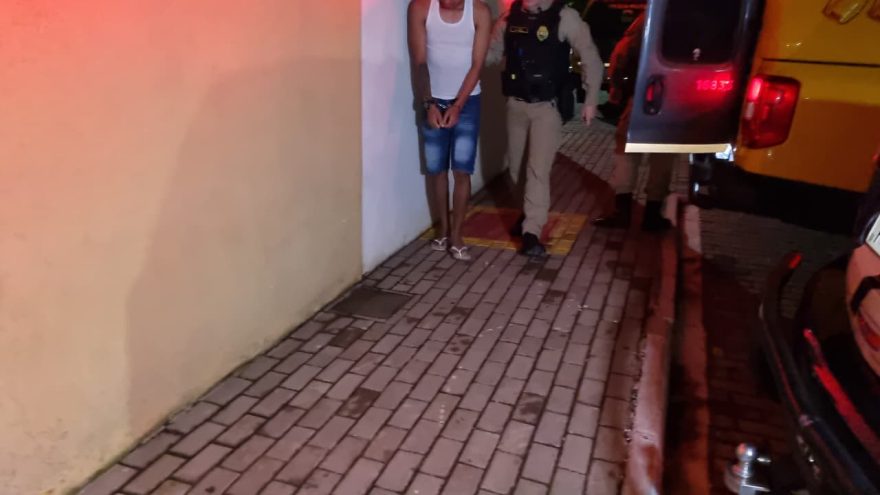 Homem é detido por importunação sexual contra adolescente em Cascavel