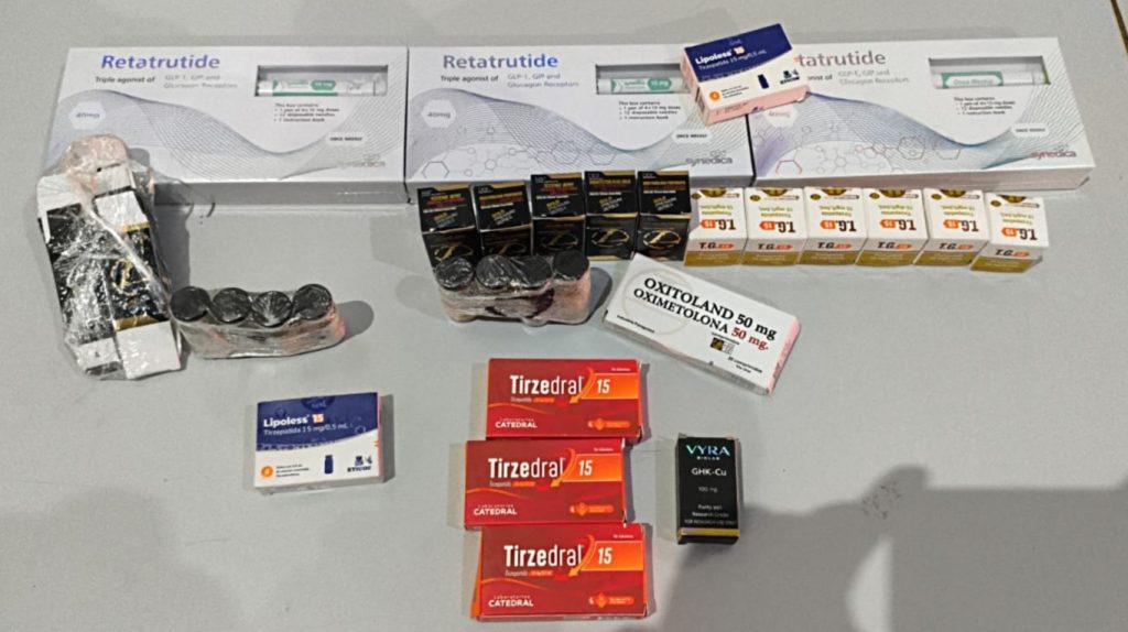 Cigarros e medicamentos irregulares são apreendidos em abordagem a ônibus