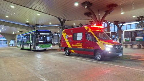 Passageira sofre contusão ao descer de ônibus no Terminal Sudoeste Passageira sofre contusão ao descer de ônibus no Terminal Sudoeste