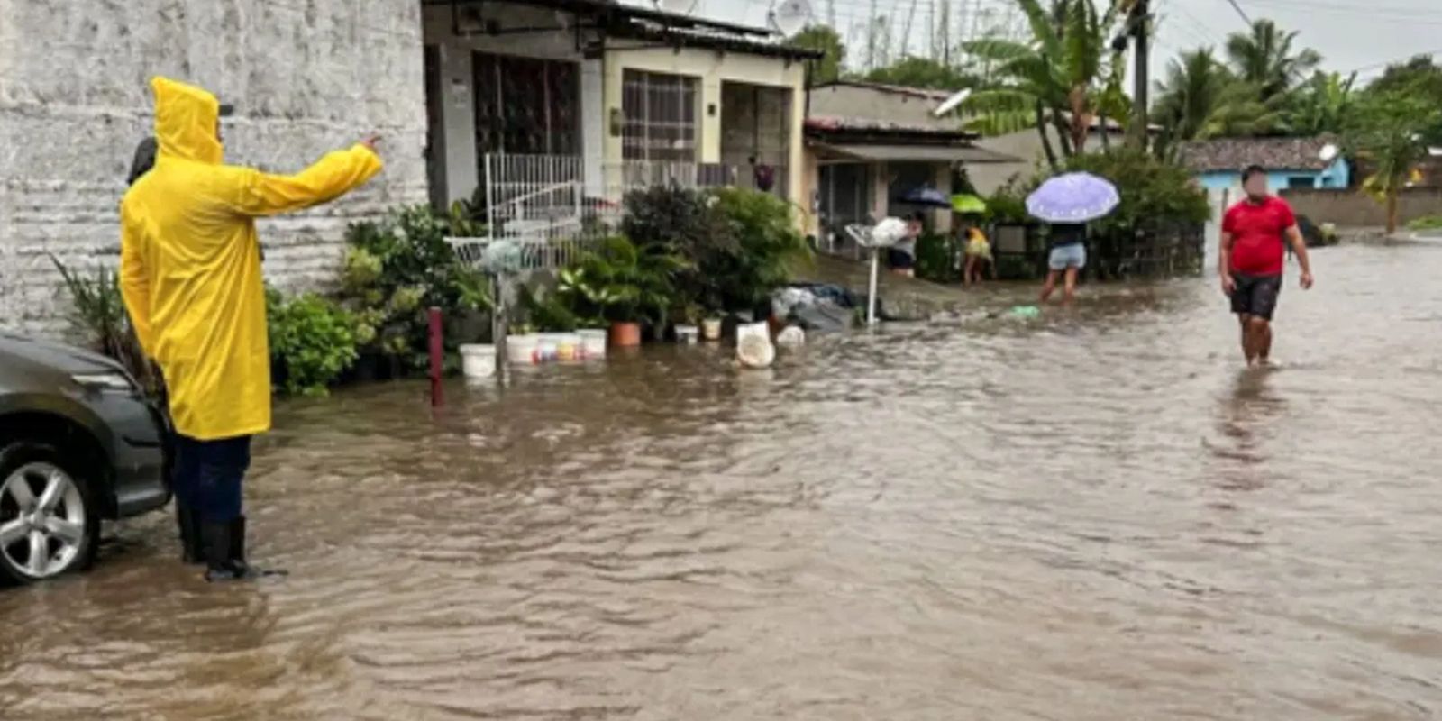 Chuvas em Pernambuco causam deslocamento de 9,4 mil pessoas Imagem referente a Chuvas em Pernambuco causam deslocamento de 9,4 mil pessoas