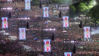 Mais de 2 milhões de pessoas assistem ao show de Shakira em Copacabana