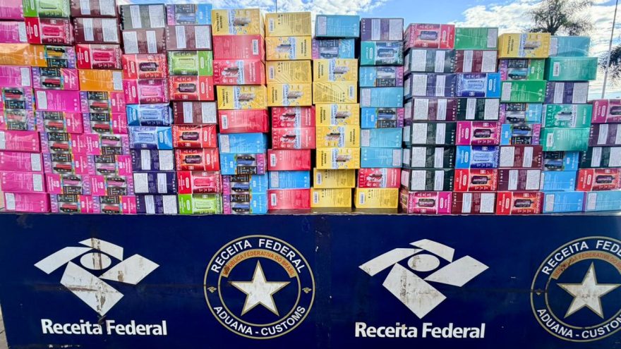 Receita Federal aborda caminhão com carga avaliada em R$ 500 mil