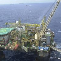 Imagem referente a Em meio à guerra no Irã, Brasil bate recorde de produção de petróleo