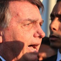 Imagem referente a Bolsonaro tem alta hospitalar após passar por cirurgia no ombro