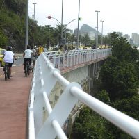 Imagem referente a Prefeitura do Rio fecha Ciclovia Tim Maia após ondas de 2 metros