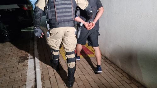 Motociclista é detido após fugir da polícia com moto de “estouro” na região Norte