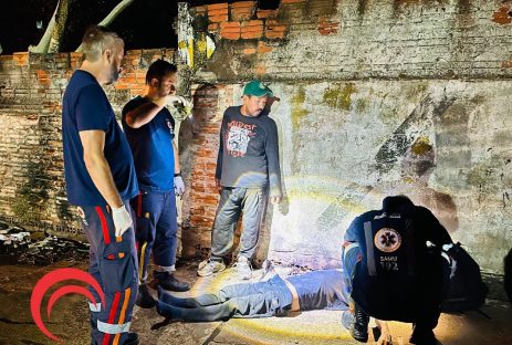 Homem encontrado morto em via pública havia recusado atendimento do SAMU