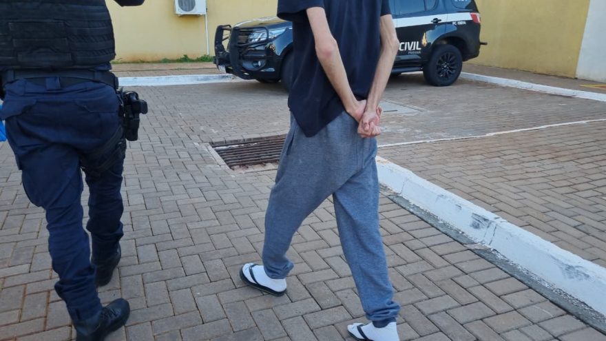 Homem bate na mãe e é preso pela GM após dar soco na boca da idosa