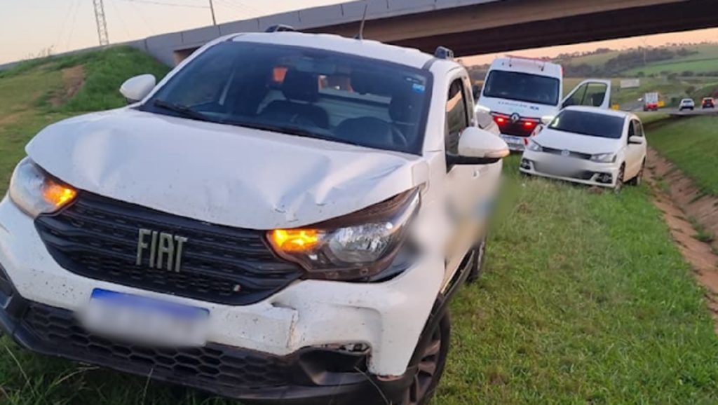 Batida em horário de pico deixa motorista ferido na BR-277
