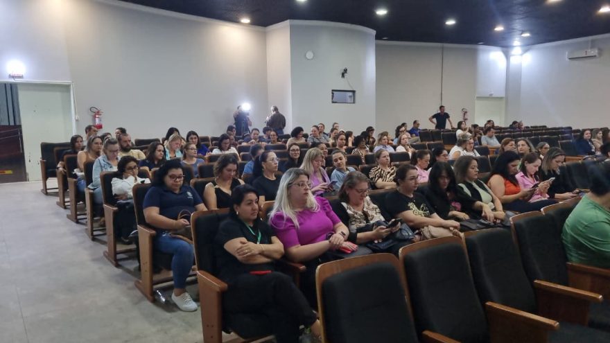 Prefeitura de Cascavel promove audiência pública sobre mandato de diretores escolares