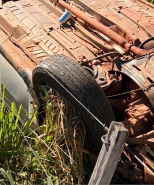 Imagem referente a Jovem desaparecido há três dias é encontrado em carro capotado