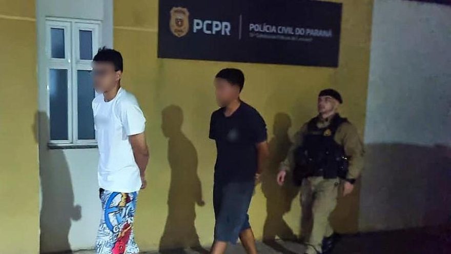 Suspeitos de 20 e 22 anos são encaminhados à Delegacia de Cascavel por tráfico