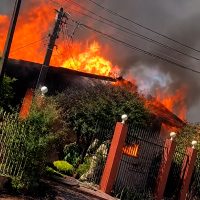 Imagem referente a Casa é tomada pelo fogo no Alto Alegre, em Cascavel