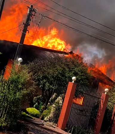 Imagem referente a Casa é tomada pelo fogo no Alto Alegre, em Cascavel