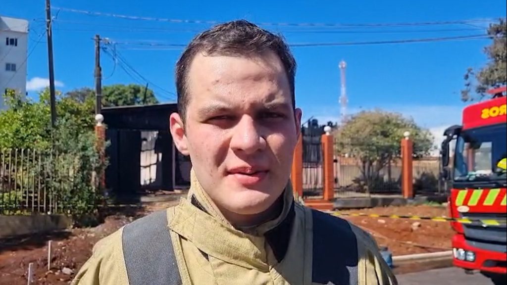 Tenente fala sobre destruição de casa em incêndio e trabalho para evitar fogo em imóveis vizinhos