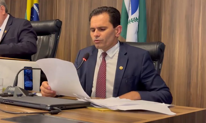 Relator Marcio Pacheco vota pela cassação de Renato Freitas na ALEP