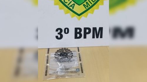 PM apreende maconha durante abordagem em praça no Paraná