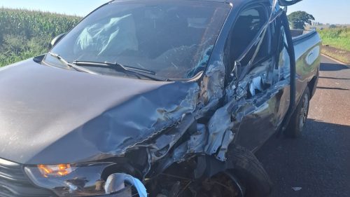Fiat Strada e caminhão se envolvem em acidente na PR-182 entre Maripá e Toledo