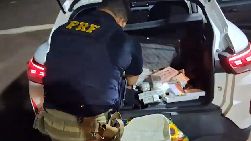 PRF apreende anabolizantes e canetas emagrecedoras na BR-277, em Cascavel