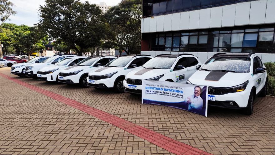 Deputado Batatinha entrega 7 carros para Cascavel com investimento de R$ 900 mil