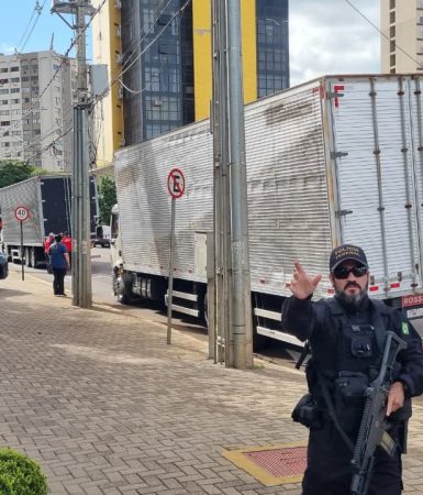 Imagem referente a Forte esquema de segurança é montado para transporte de dinheiro em Cascavel