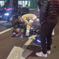 Imagem referente a Motoboy fica ferido após bater na traseira de carro elétrico no São Cristóvão