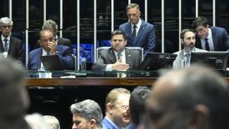 Dosimetria: Alcolumbre promulga lei que beneficia condenados pelo 8/1