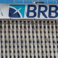 Imagem referente a STF suspende julgamento sobre uso de imóveis públicos para salvar BRB